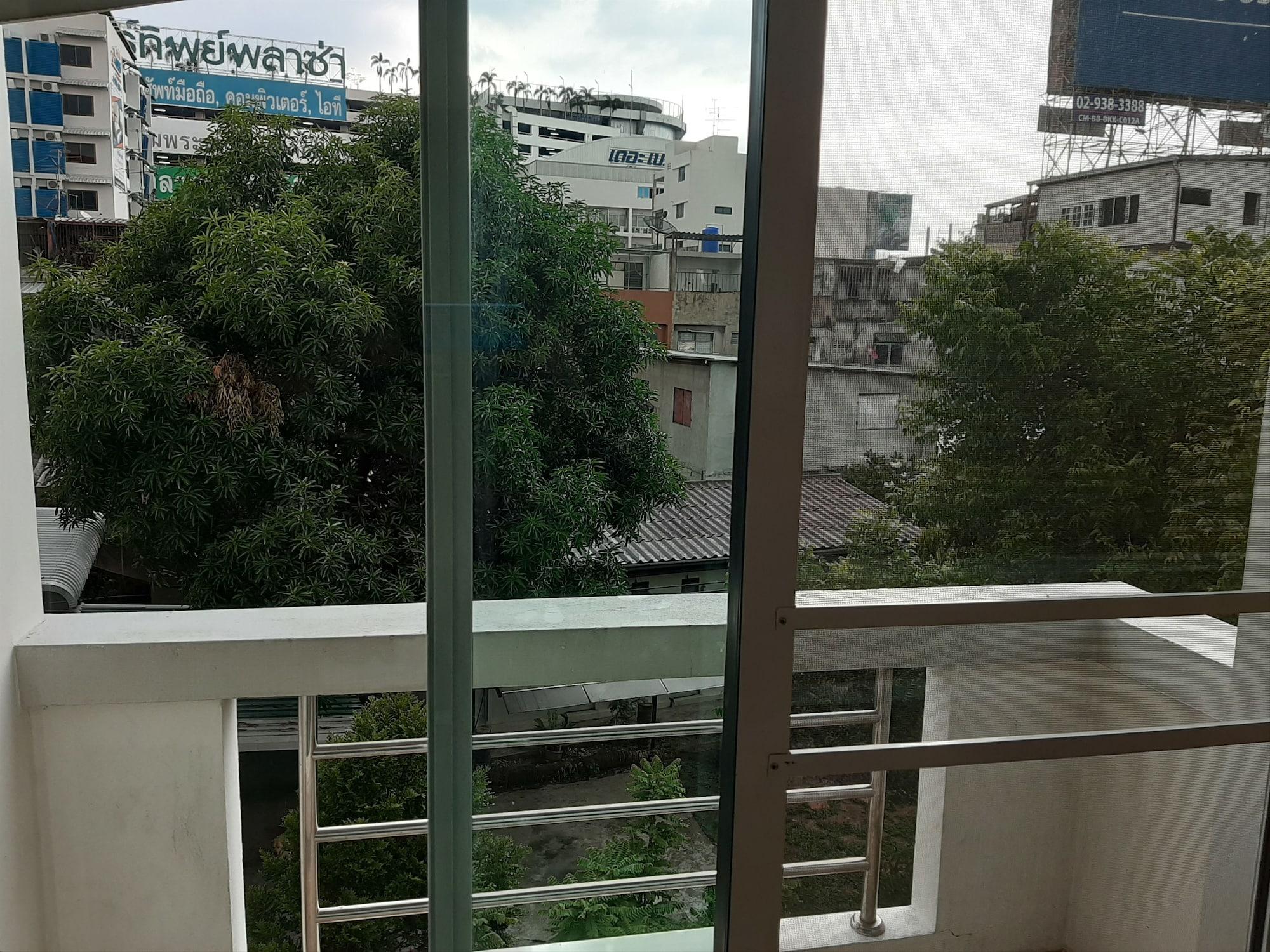 Vanlisut Hotel Ngamwongwan Nonthaburi Exterior foto